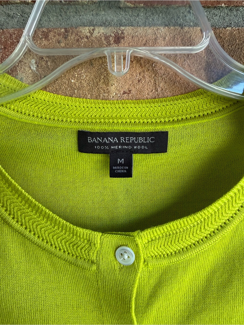 Banana Republic Neon Lime Green 100% Merino Wool Cardigan Lightweight Medium - Picture 2 of 6